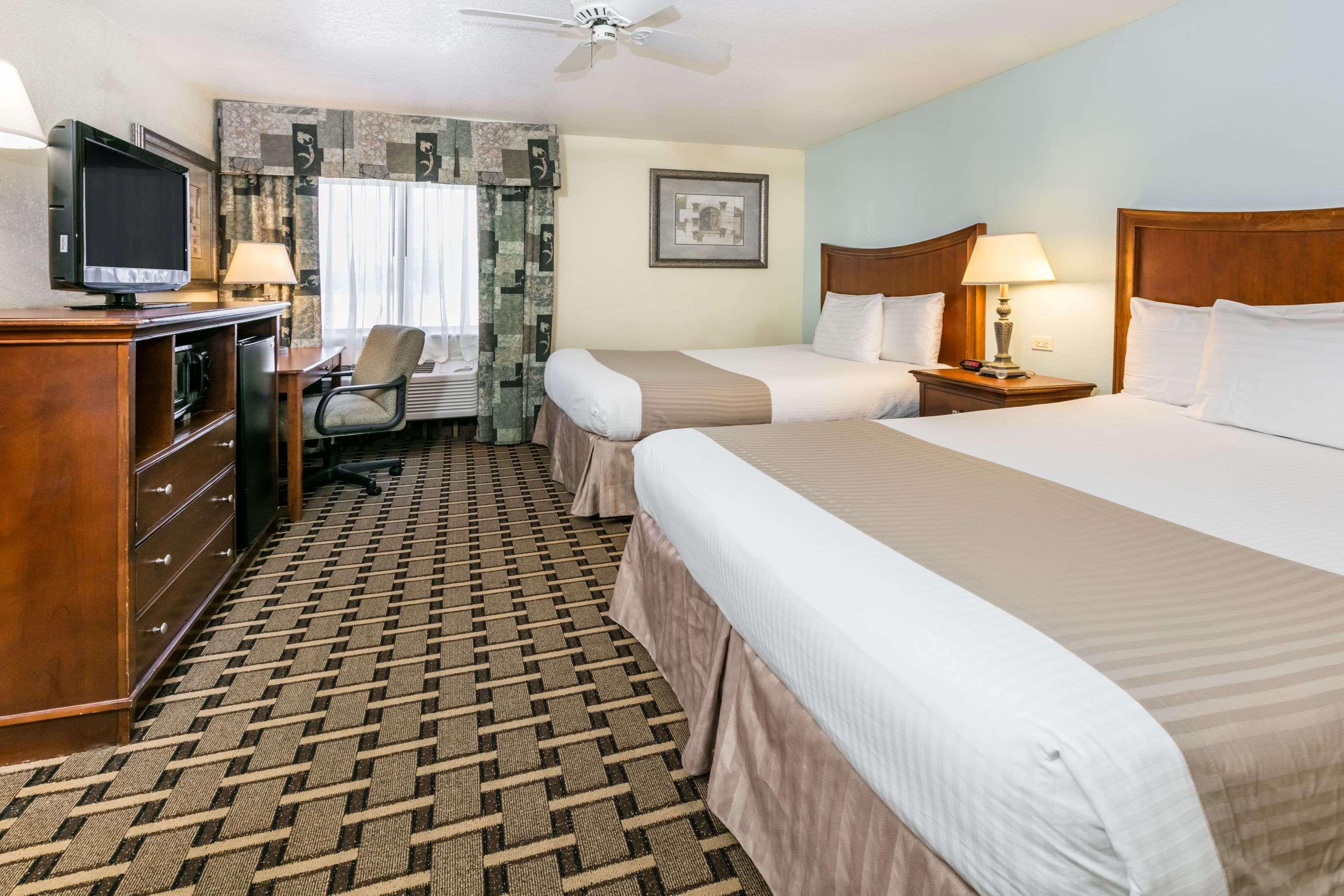 Hotel Baymont By Wyndham Arlington At Six Flags Dr Extérieur photo