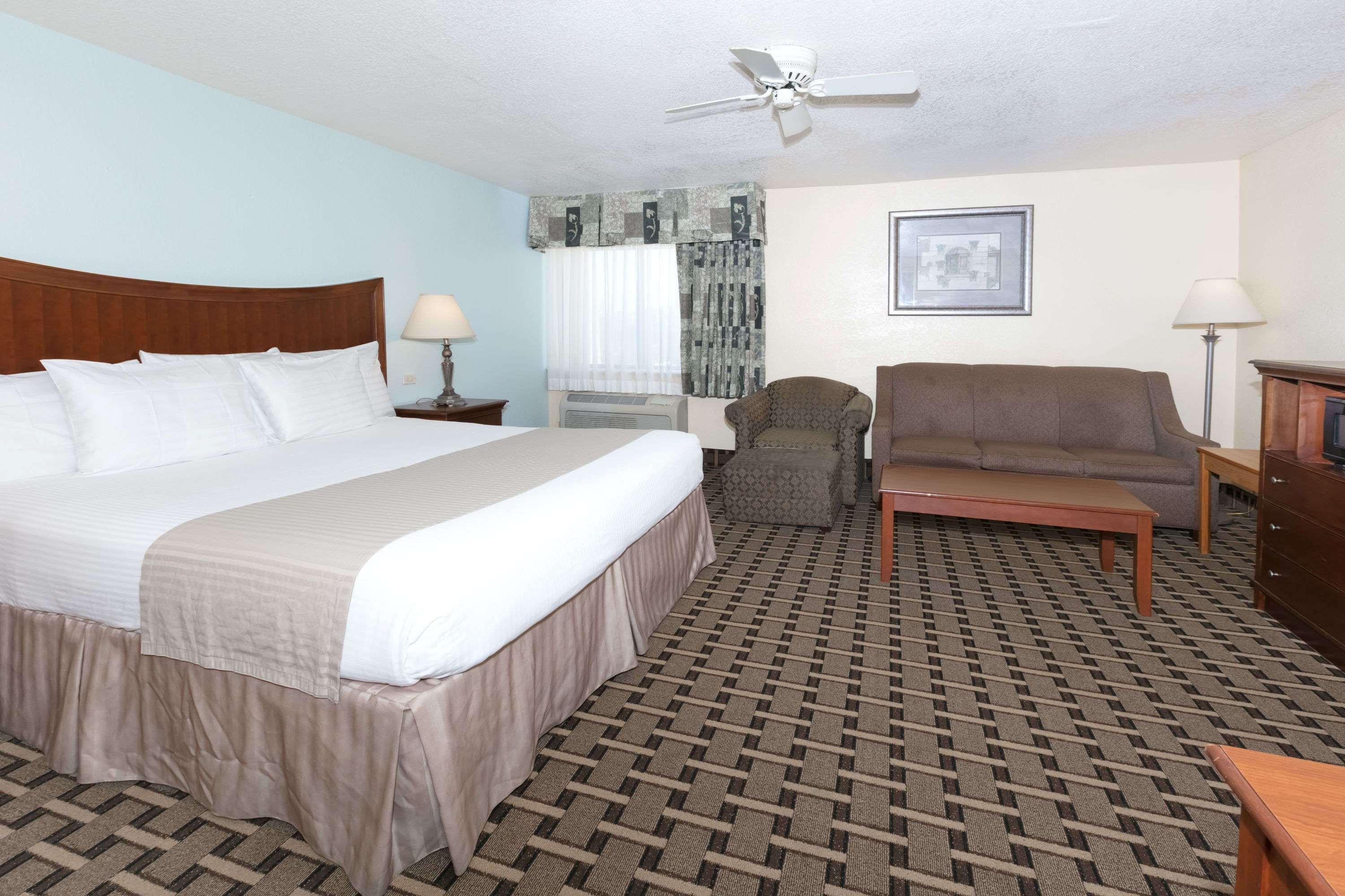 Hotel Baymont By Wyndham Arlington At Six Flags Dr Extérieur photo