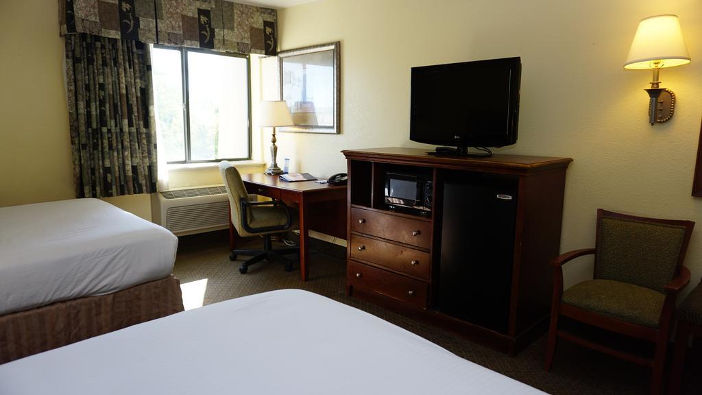 Hotel Baymont By Wyndham Arlington At Six Flags Dr Extérieur photo