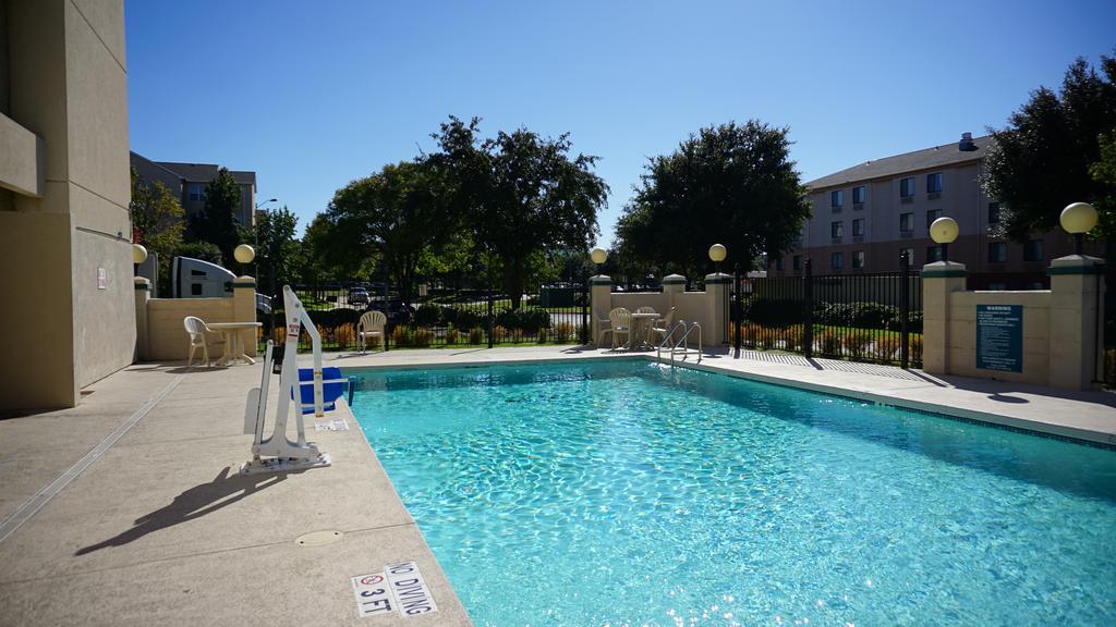 Hotel Baymont By Wyndham Arlington At Six Flags Dr Extérieur photo
